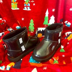 UGG Classic Clear Mini Rain Ankle Boots Size 6 Previously Worn.